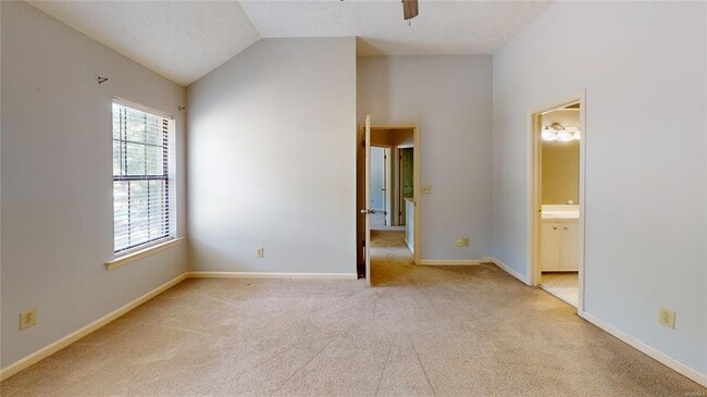 Building Photo - 335 Bent Tree Dr