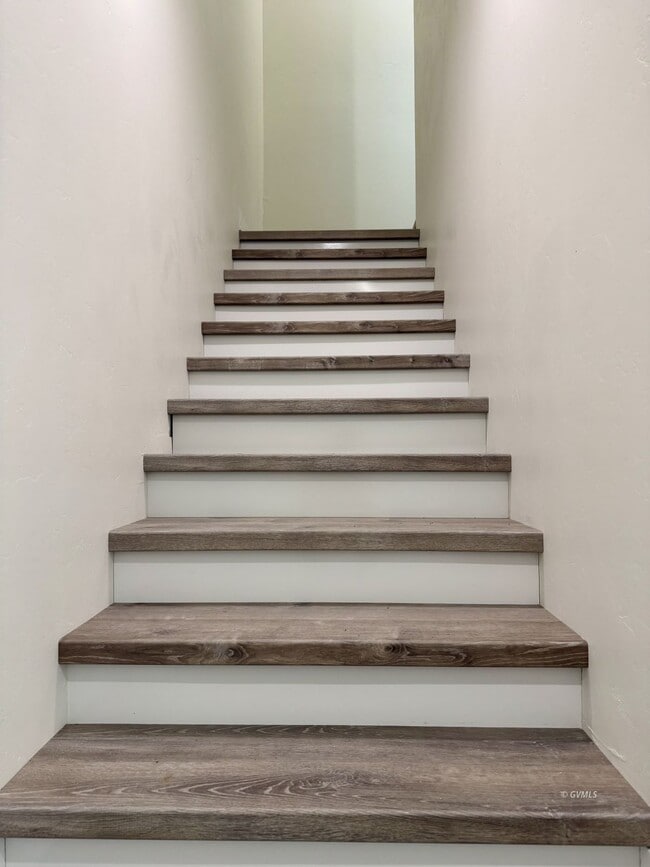 Building Photo - 1204 S Central Ave