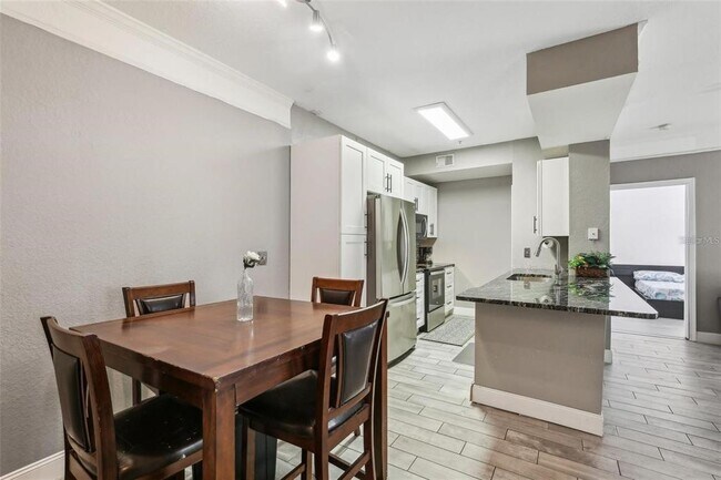Building Photo - 17104 Carrington Park Dr