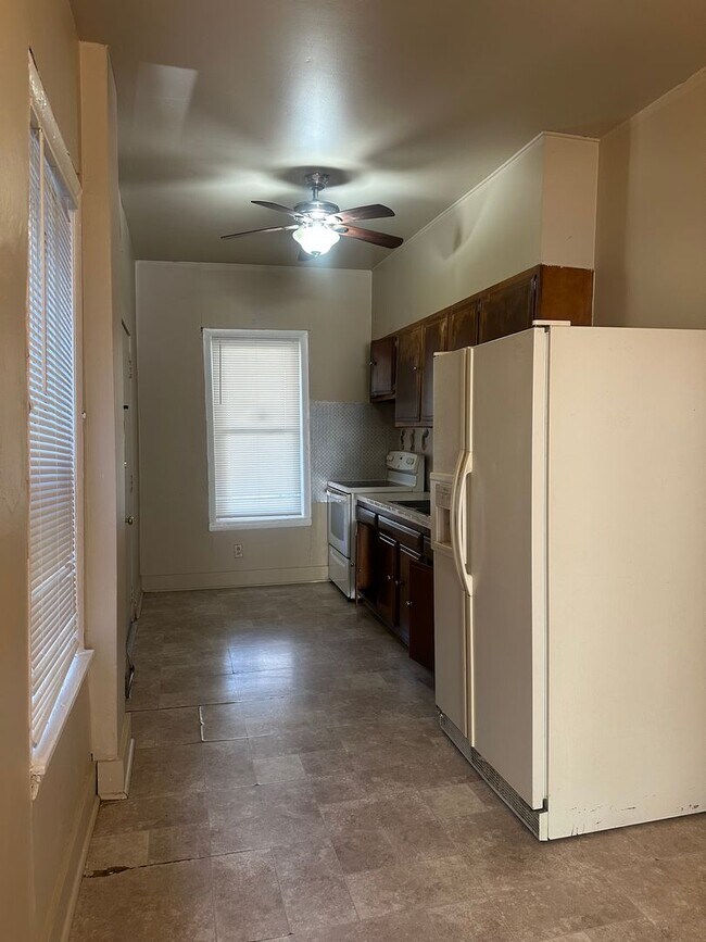 Building Photo - Newly Renovated 3 Bedroom House