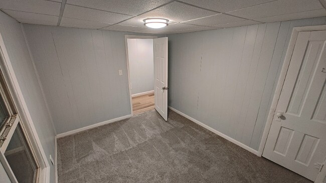 Building Photo - 955 W Linden Ave