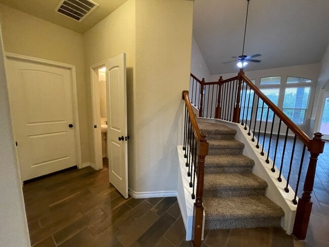 Building Photo - 3240 Valentino Dr