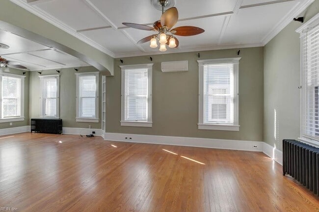 Building Photo - 1051 Naval Ave