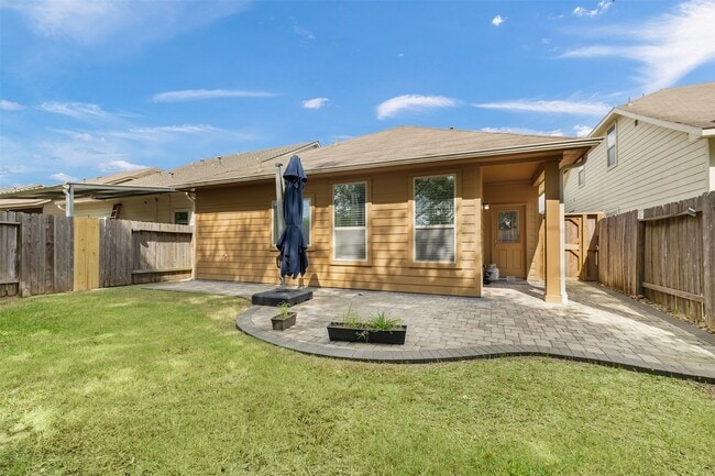 Building Photo - 9420 Savannah Holly Dr