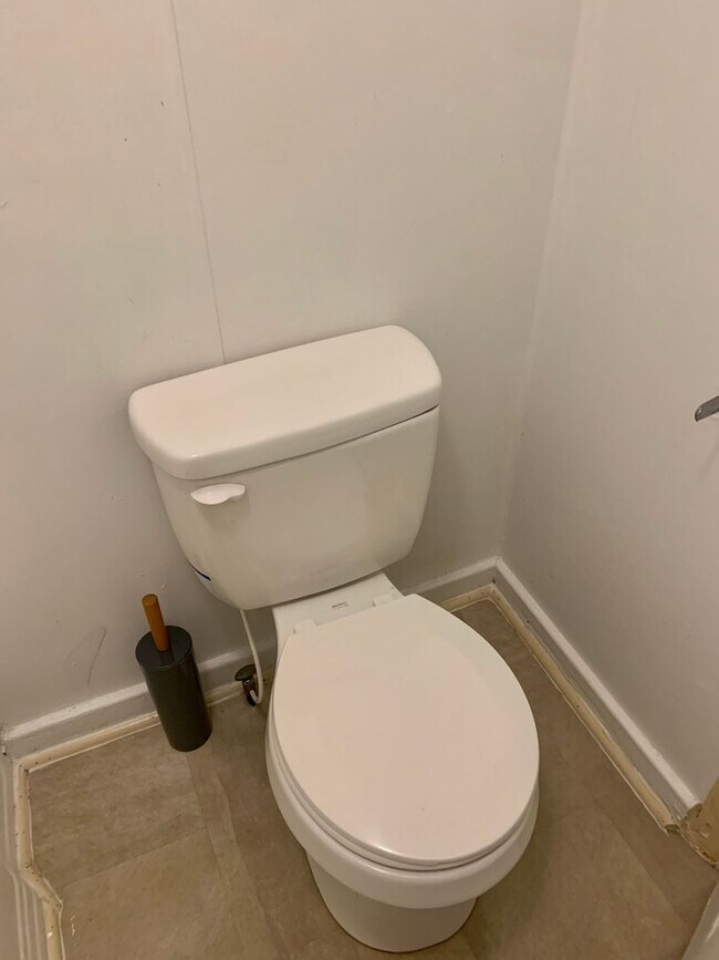 Building Photo - Promise Land North --  Charming 3 bedroom home in heart of Historic Walking District Downtown Mor...