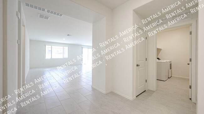 Building Photo - 17175 W Blue Sky Dr