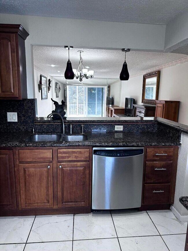 Building Photo - 6200 S Falls Cir Dr