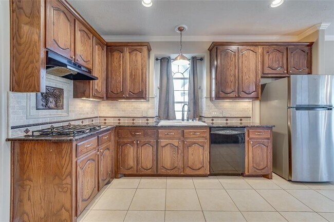 Building Photo - 10414 Hahns Peak Dr