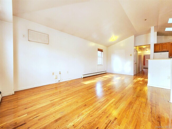 Building Photo - 1516 Jarvis Ave
