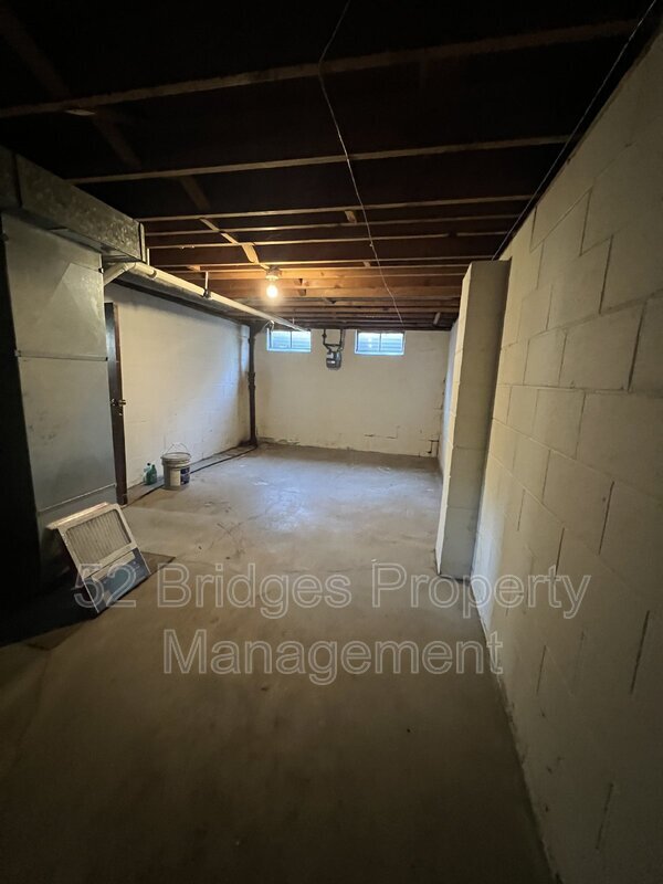 Building Photo - 3122 Shawnee Ave