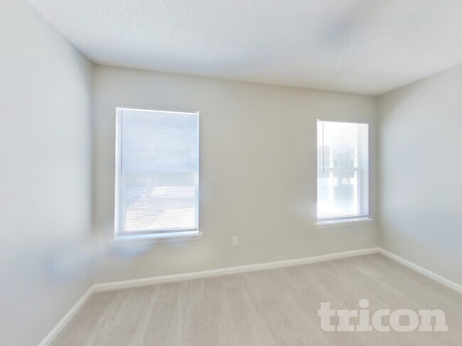 Building Photo - 585 Fallen Timbers Dr