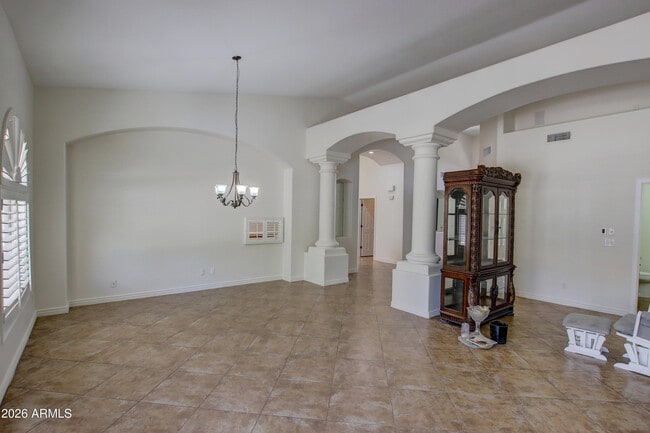 Building Photo - 1918 E Marilyn Rd