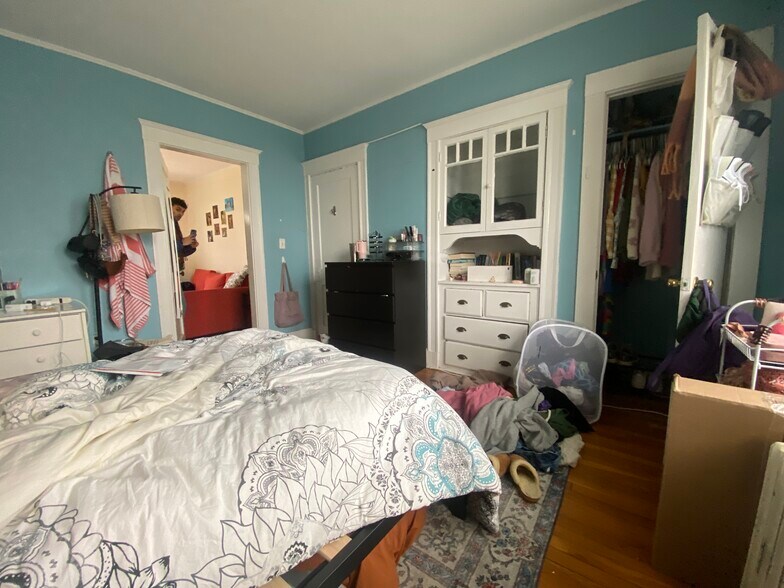 Building Photo - 14 Stockwell St