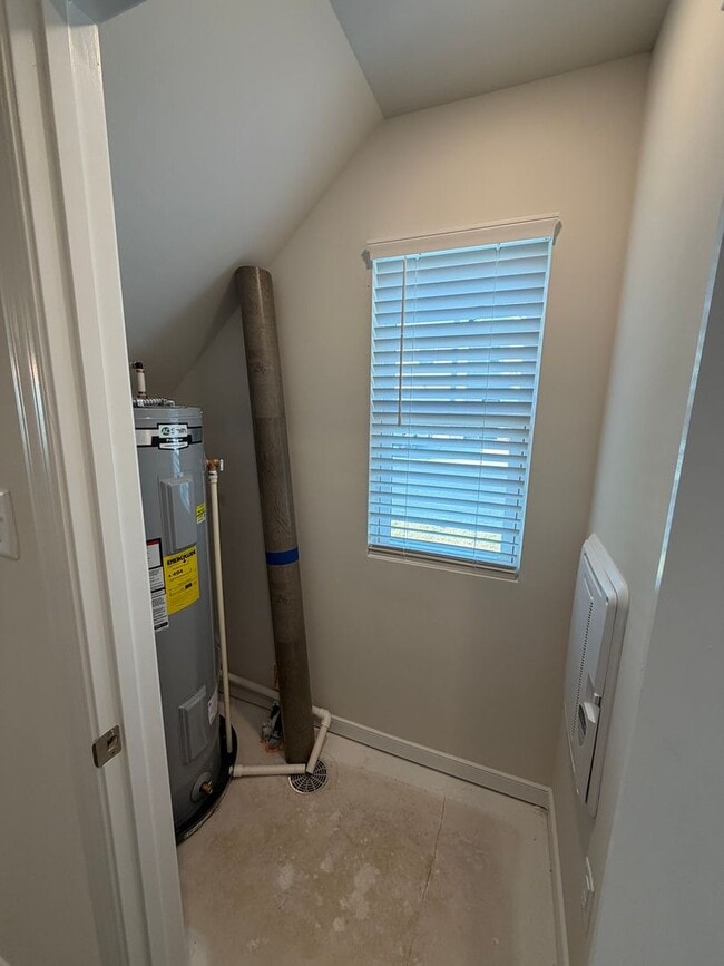 Building Photo - Modern Two-Story Townhome with Open Floor Plan and Garage