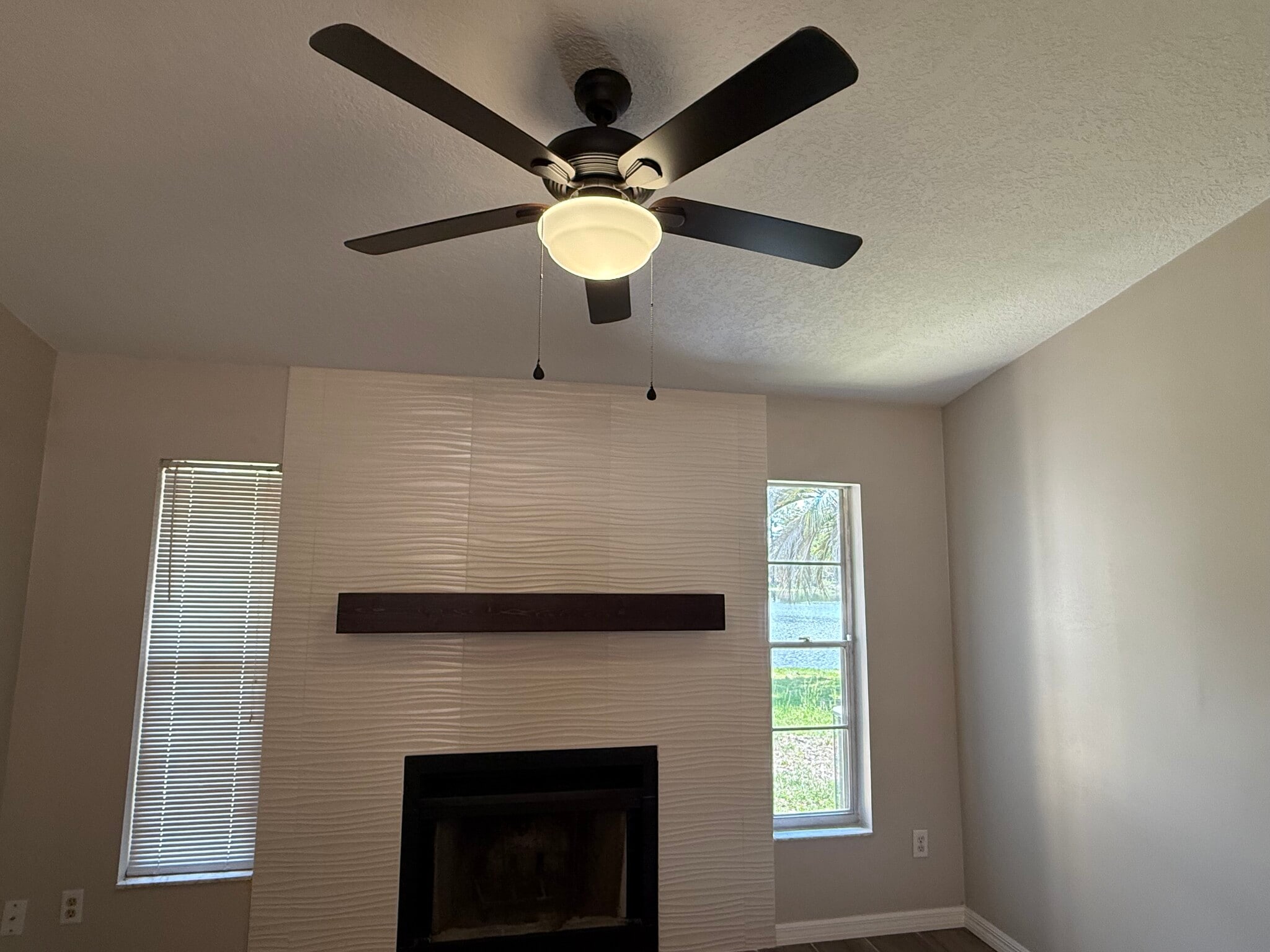 Building Photo - 160 Clear Lake Cir