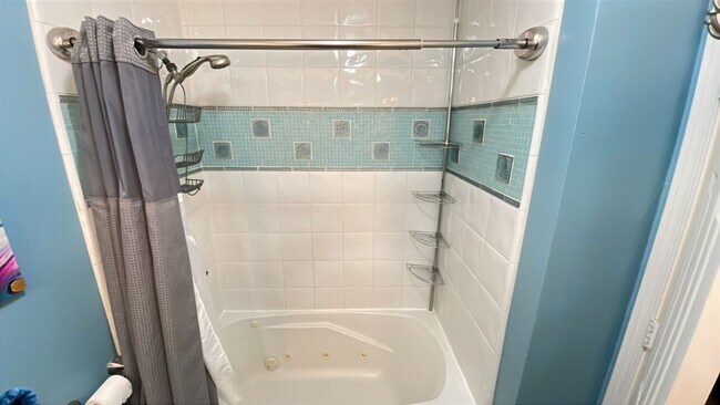 Building Photo - Furnished 2 Bdrm/2 Bath Condo in the Heart of Downtown Ashland!