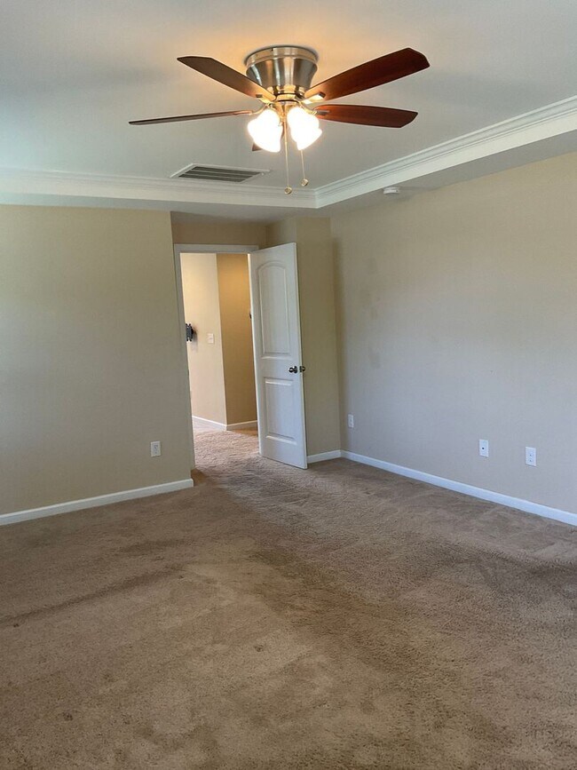 Building Photo - Immaculate 3-Bedroom Home with Loft, Two-C...