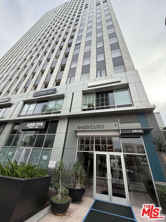 Building Photo - 3810 Wilshire Blvd