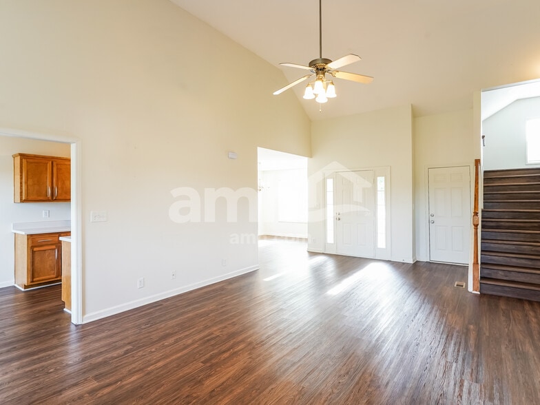 Building Photo - 3513 Torrington Ln