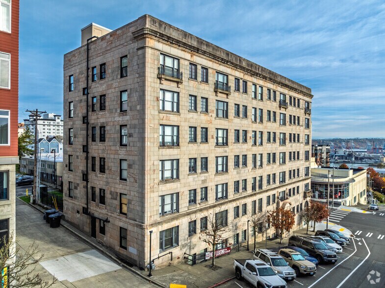 Building Photo - The Walker Apartments
