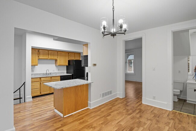 Building Photo - 1448 N Illinois St