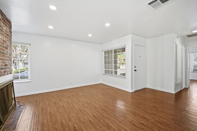 Building Photo - 41 Orchard