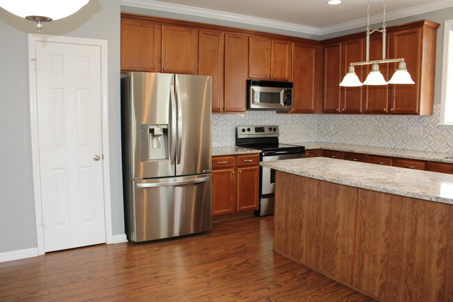 Building Photo - 217 Edgecroft Way