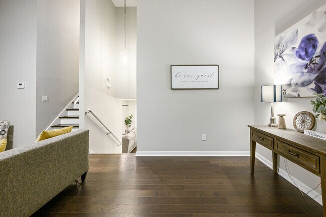 Building Photo - 10 Jill Ln