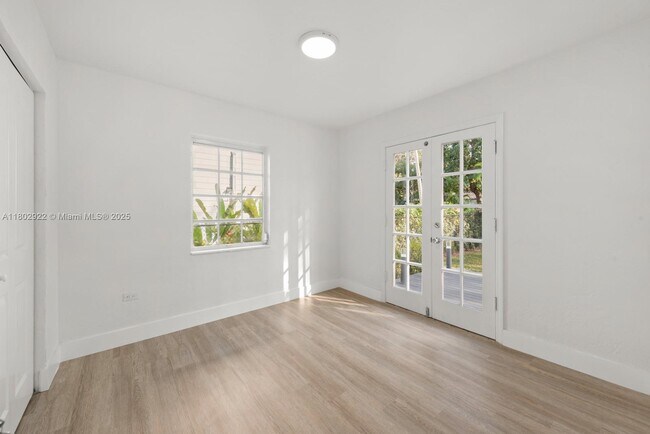 Building Photo - 4080 Hardie Ave