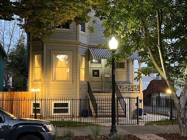 Building Photo - 415 15th St