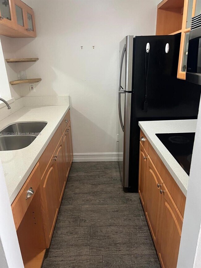 Building Photo - 50 Antilla Ave