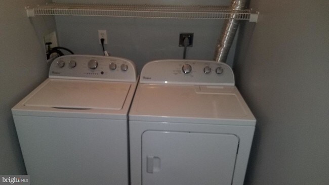 Building Photo - 3886 Scibilia Rd