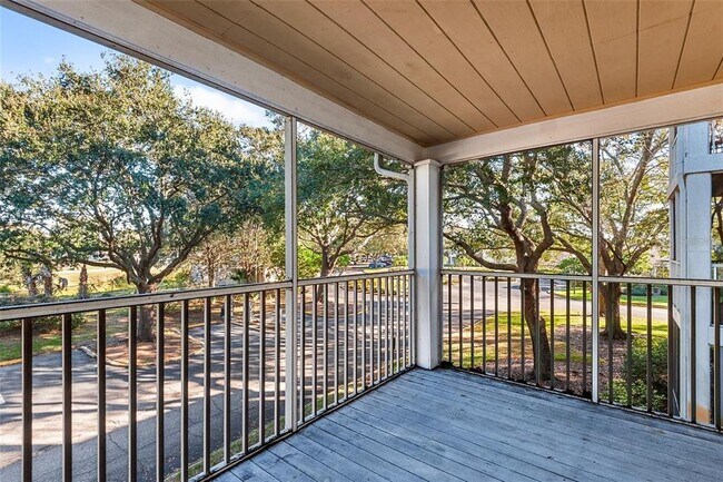 Building Photo - 10028 Strafford Oak Ct