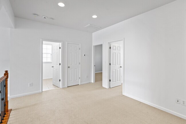 Building Photo - 10004 Shetland Ln