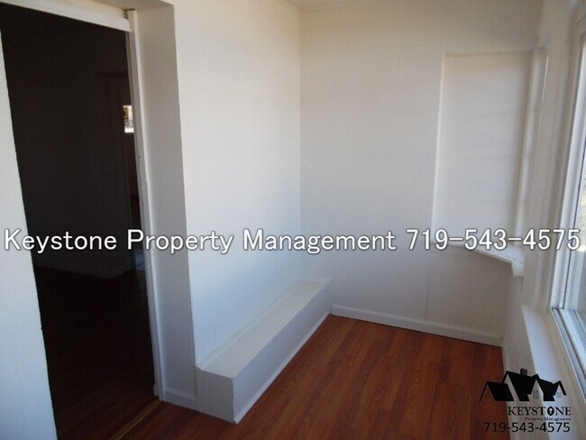 Building Photo - $475 OFF - Move In Special! Two Bedroom Un...