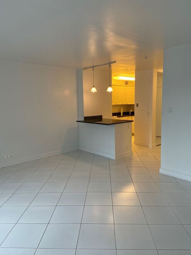 Building Photo - 777 N Michigan Ave