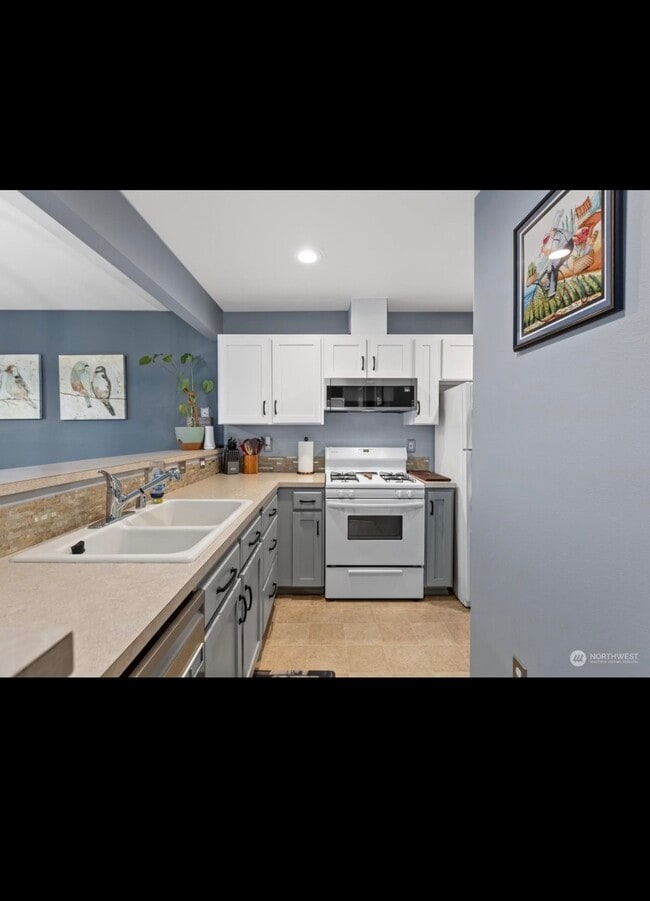 Building Photo - 4331 149th Pl NE