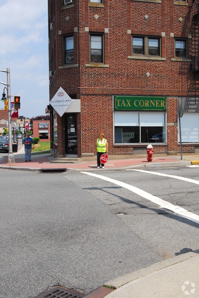 Exterior - 117 S Washington Ave