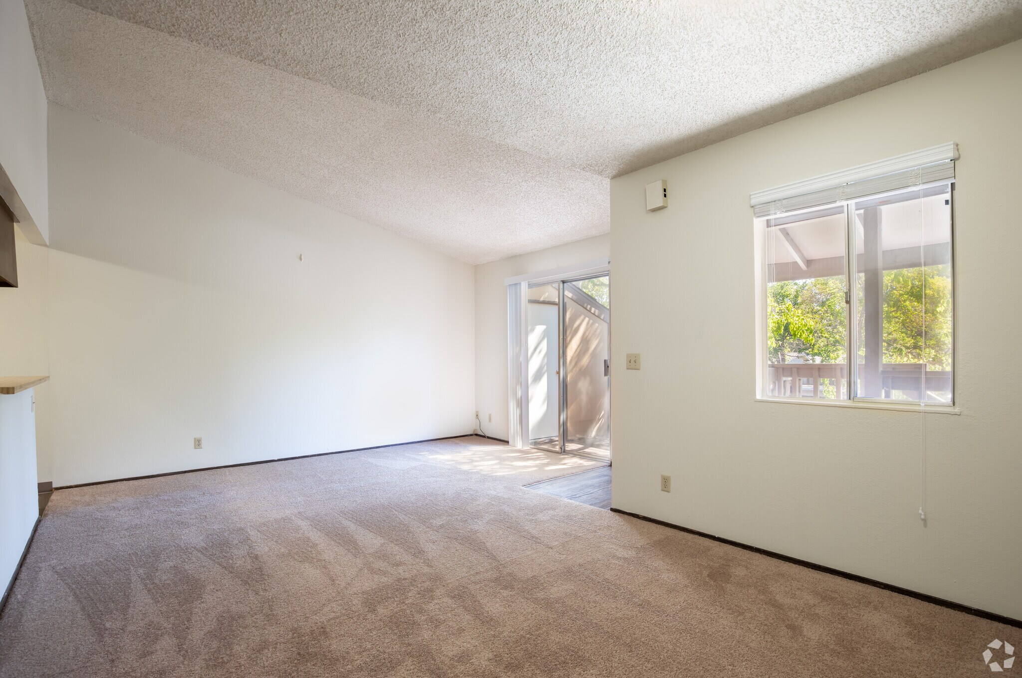 Diablo Oaks Apartments 255 Coggins Dr Pleasant Hill CA 94523