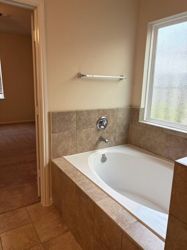Building Photo - 14246 Dos Palos Dr
