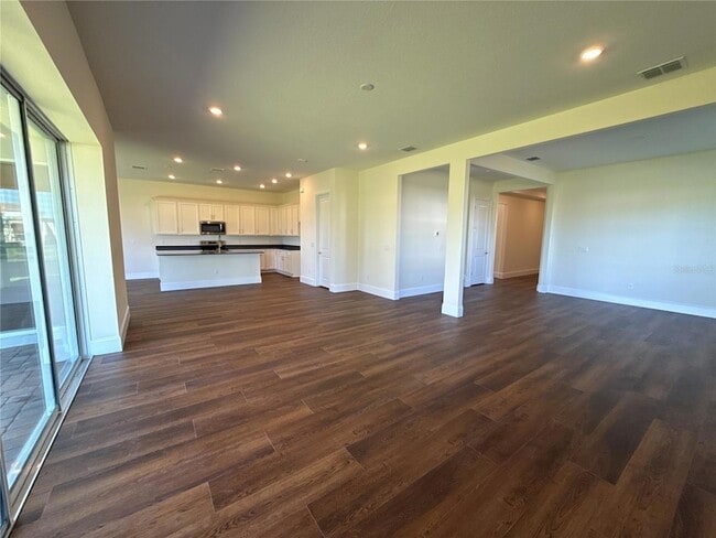 Building Photo - 16645 Lone Oak Cir