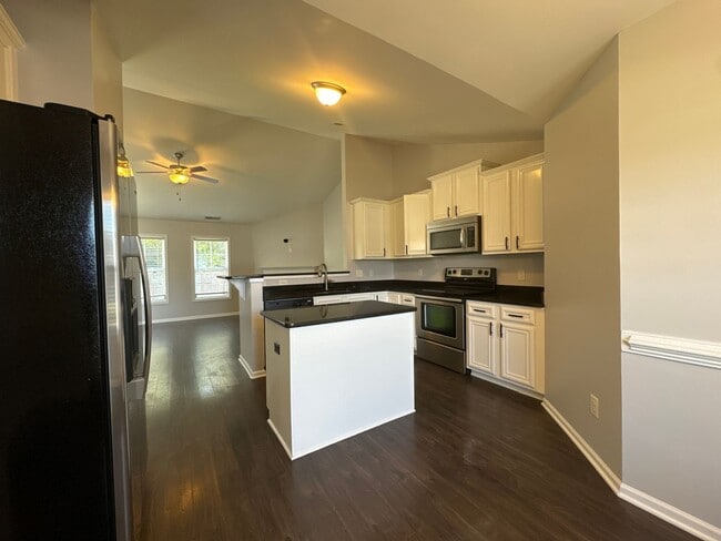 Building Photo - Something special on Sonoma!