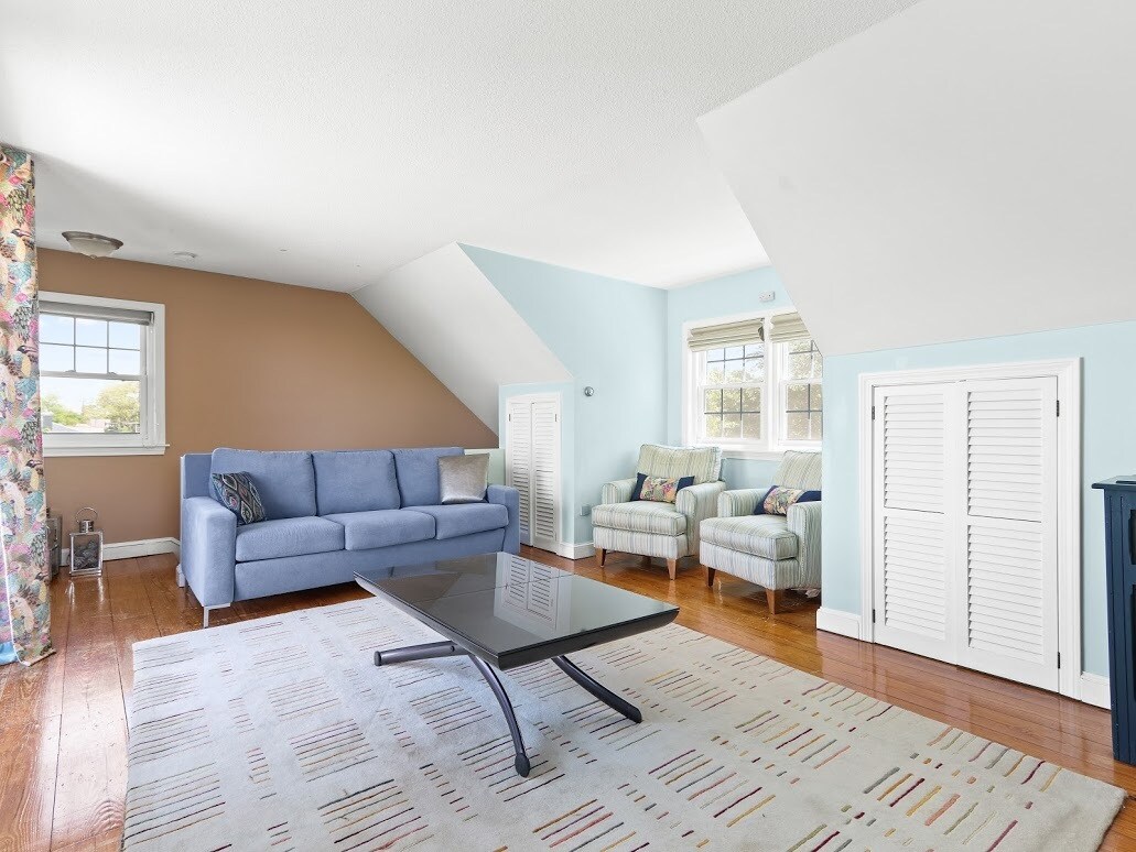 Building Photo - 491 Spring St