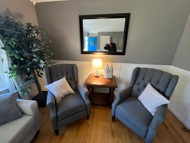 Building Photo - 2925 Center St