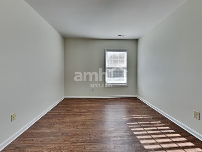 Building Photo - 1315 Emory Ln NW