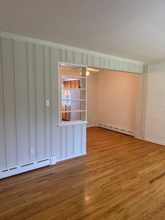 Building Photo - 1614 Beacon St