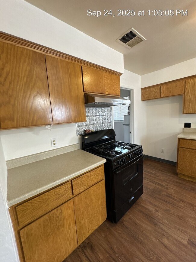 Building Photo - 2156