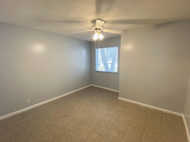 Building Photo - 217 Bull River Bluff Dr