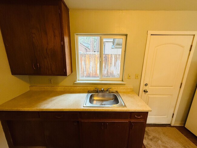 Building Photo - 2505 Kubel Ave