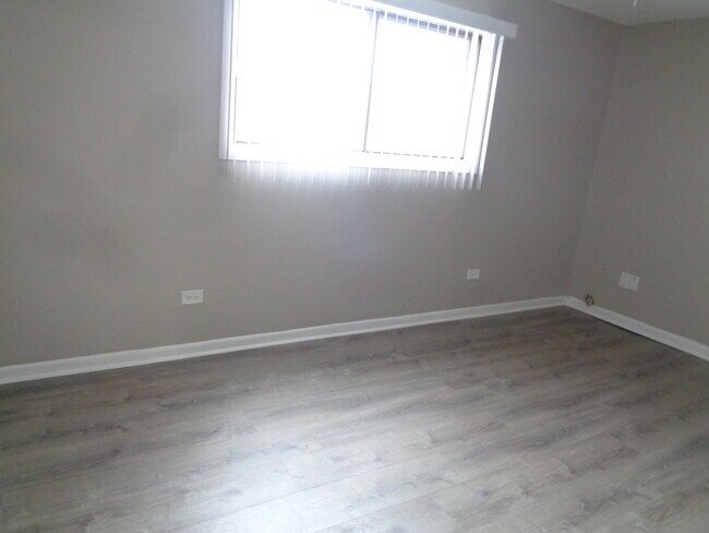 Building Photo - 6045 Marshall Ave